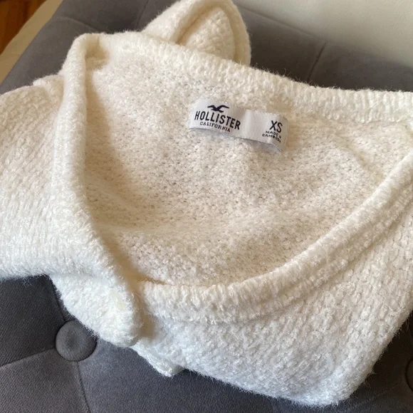 Hollister Button-Down Cardigan ☁️ - Picture 6 of 6